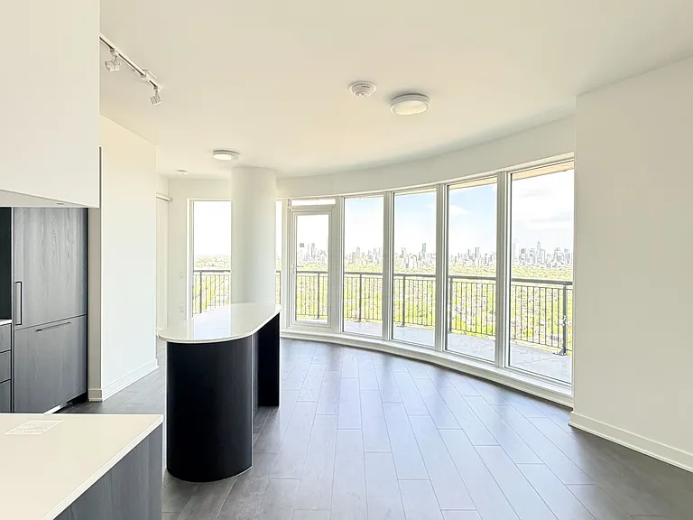 1185 Dupont St #2507 — Photo 20
