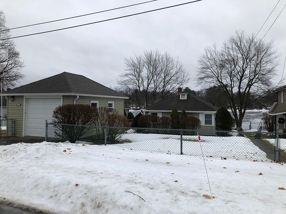Garage and House from the road right side