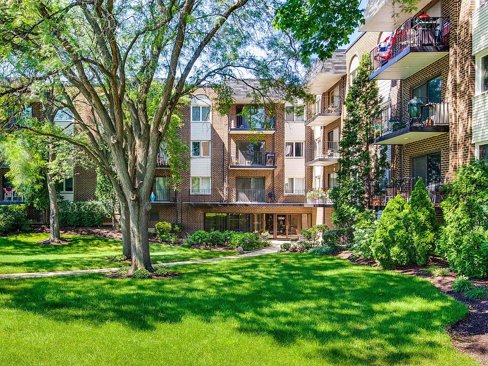 1st image of 1200 W Northwest Hwy APT 306