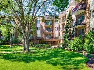 1200 W Northwest Hwy APT 306, Mount Prospect, IL 60056
