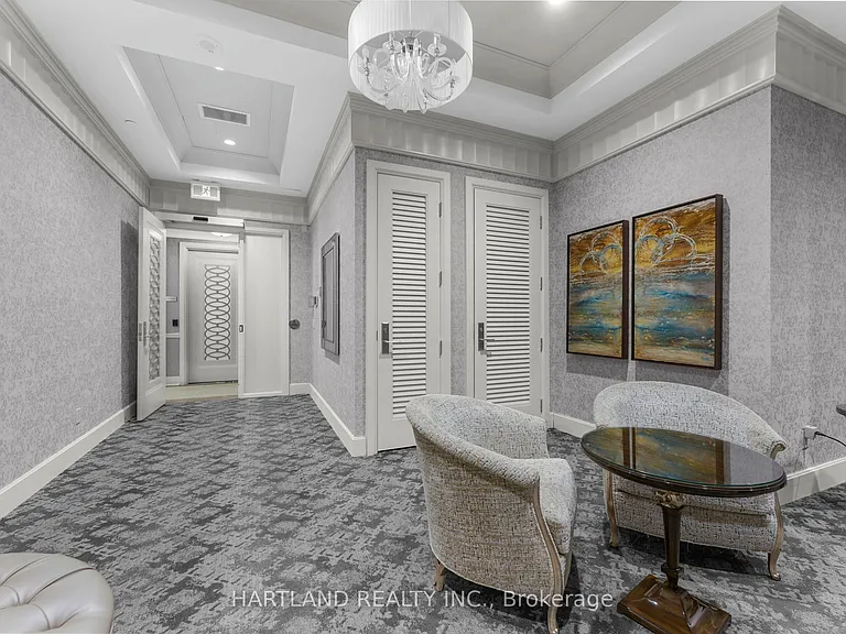 9075 Jane St #810 — Photo 24