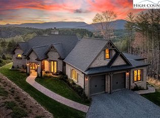 5608 Table View Ln, Lenoir, NC 28645