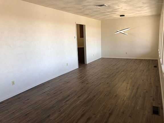 2nd image of 5602 Greenwood Dr