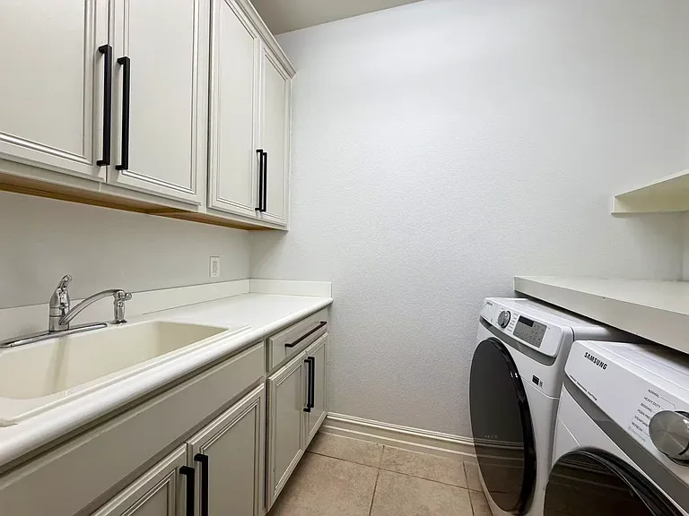 226 Boxwood Ln — Photo 17