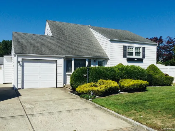 100 Jefferson Avenue, Islip Terrace, NY 11752