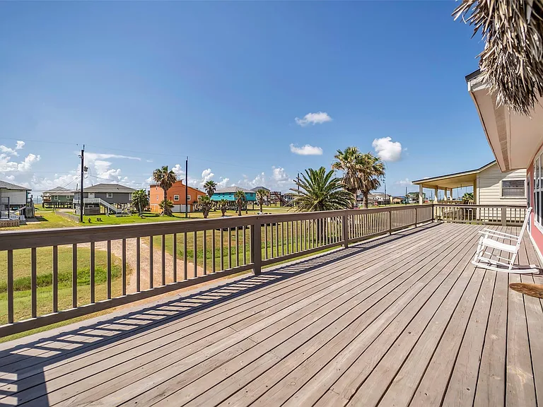 610 Surf Dr — Photo 15