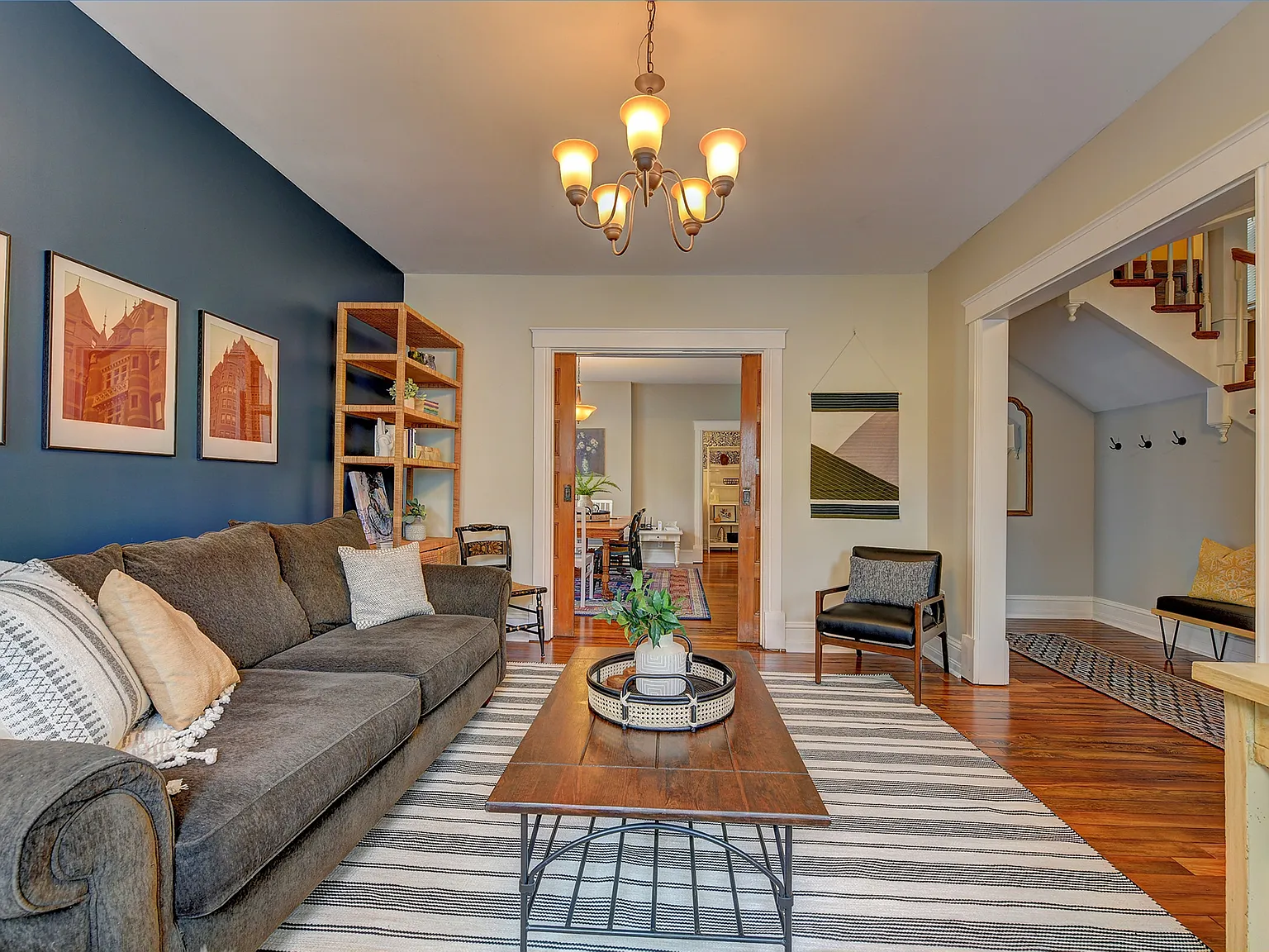 3 bed, 1.5 bath, 1713 sqft, $4,095 — Photo 2