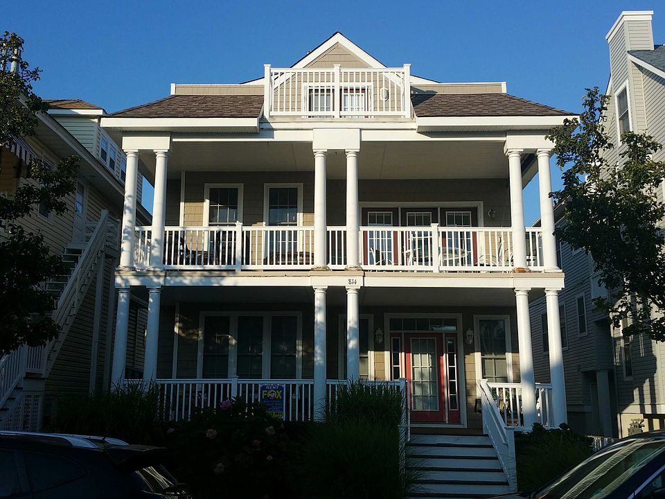 1st image of 814 E 4th St