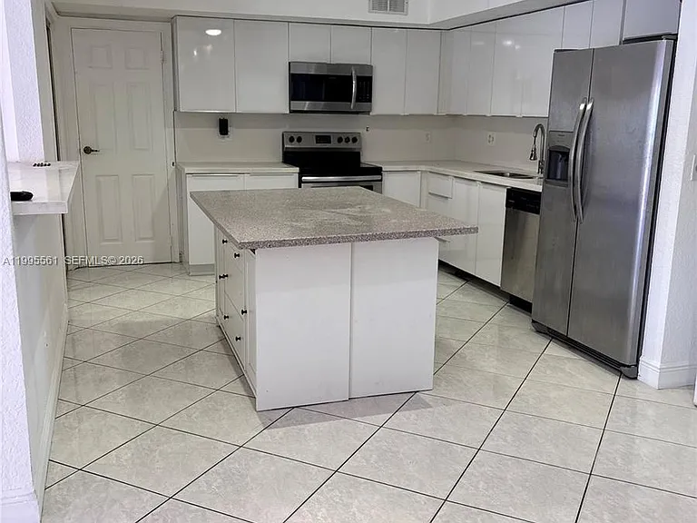 839 S Highland Dr — Photo 28