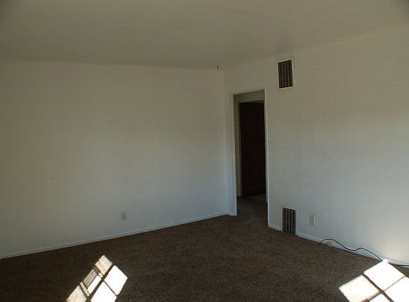 5th image of 2714 Morris Ave