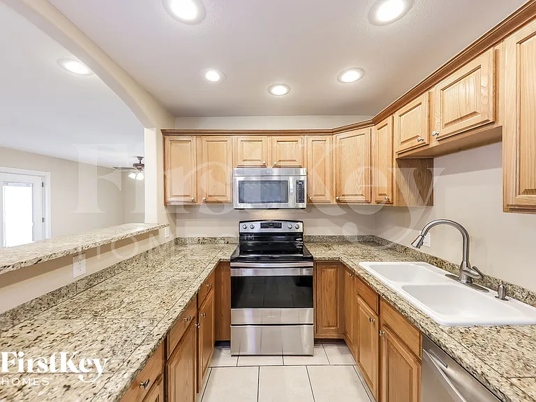 9044 N 52nd Dr — Photo 6