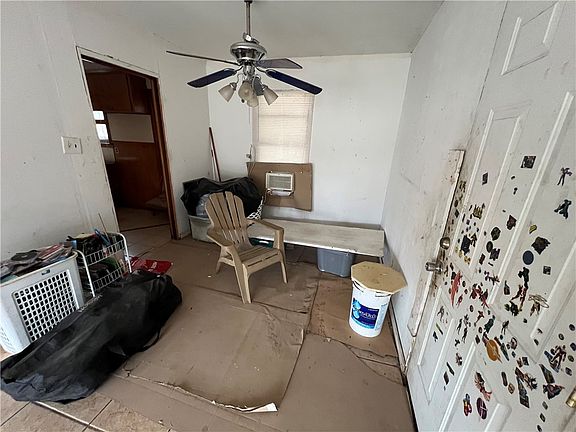 4th image of 909 Highland Ave