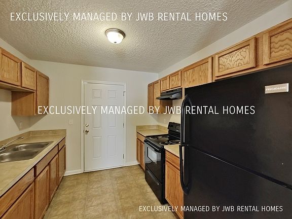 3rd image of 1322 Lake Shore Blvd