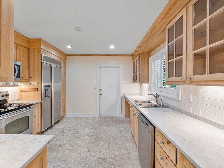 1037 Alfonso Ave — Photo 42