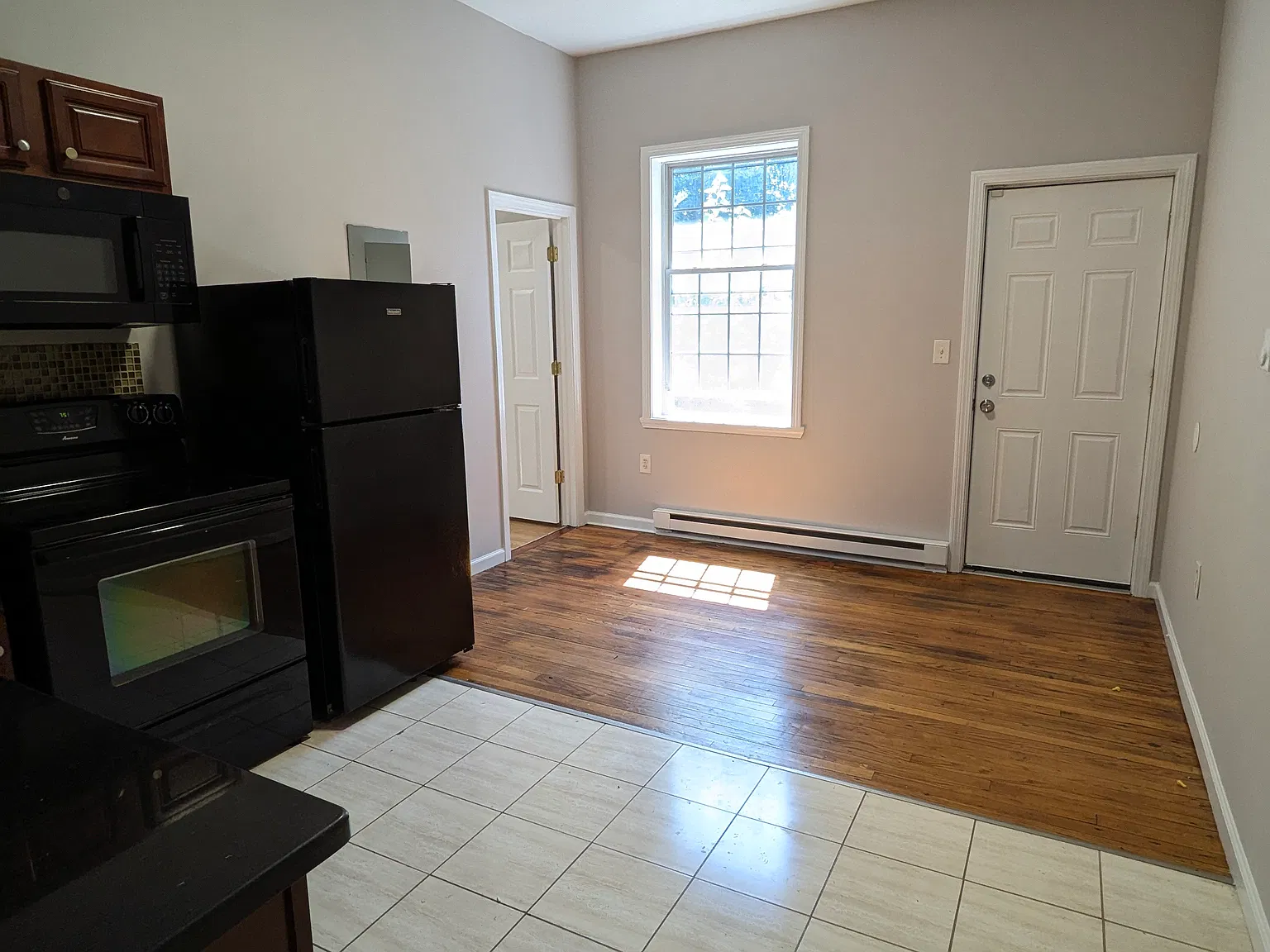 1 bed, 500 sqft, $1,150 — Photo 3