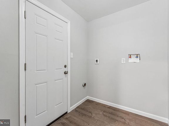 3rd image of 112 Hargrove Ave