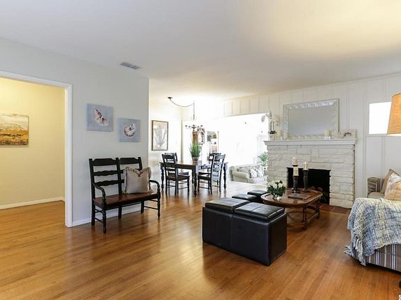 5th image of 1204 Pequena Ln