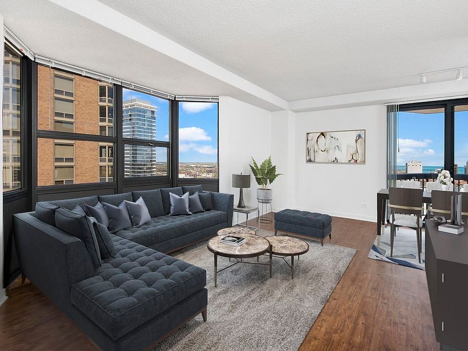 1133 N. Dearborn Living Room