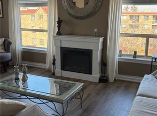 The Chelsea, Burlington, ON L7M 4T6