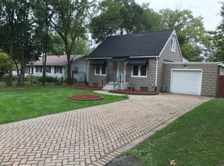 526 S Farnsworth Ave, Aurora, IL 60505