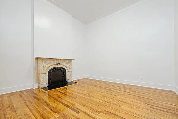 Rented by REAL New York | media 3