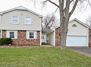 9 Springside Ct, Buffalo Grove, IL 60089