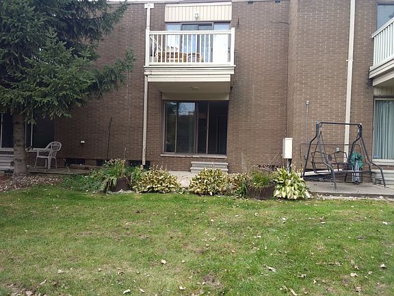 2nd image of 21 Dickinson Ave #J
