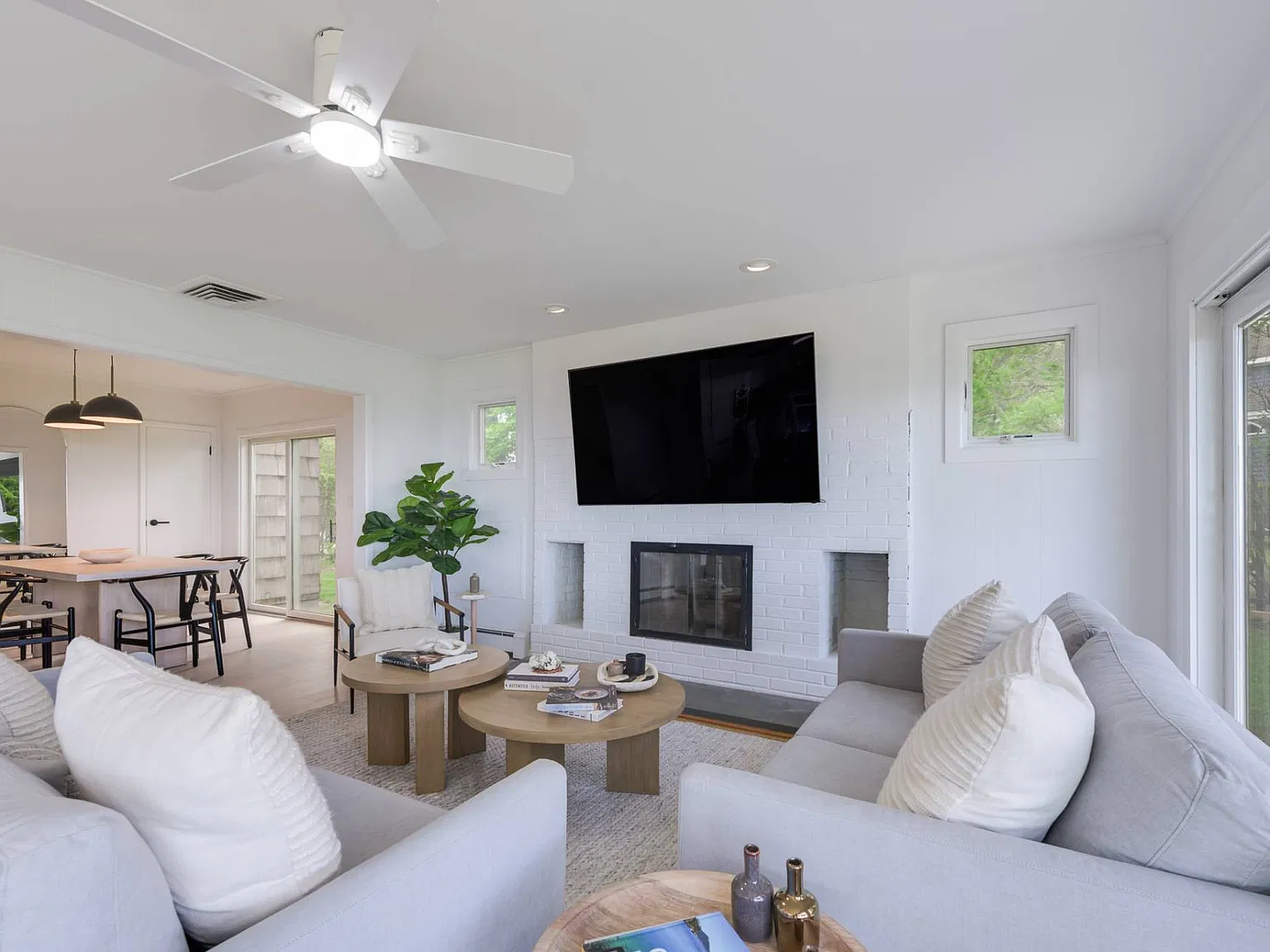 1.2 acres overlooking Bay with Private Beach — Photo 4