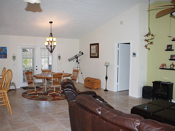 2nd image of 2090 N Blackwell Dr