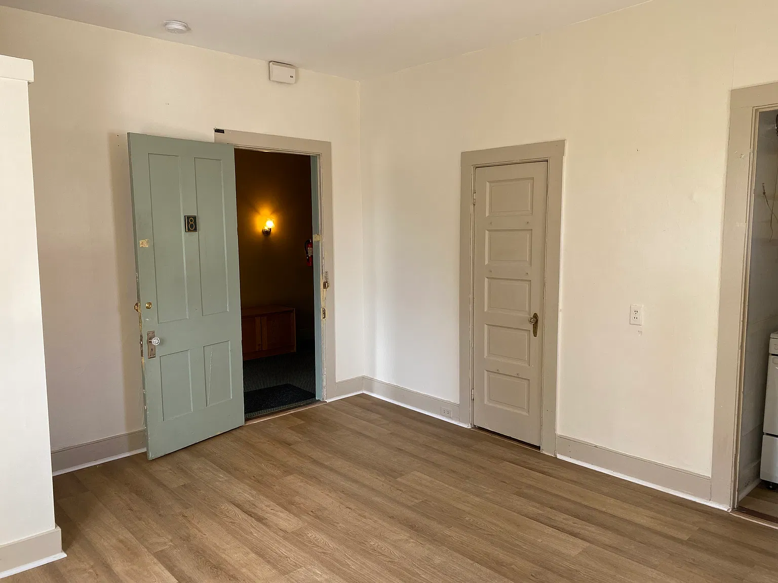 Studio, 300 sqft, $1,275 — Photo 3