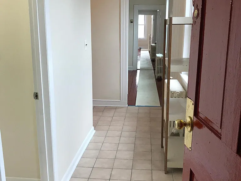 1721 Bank St #B — Photo 11