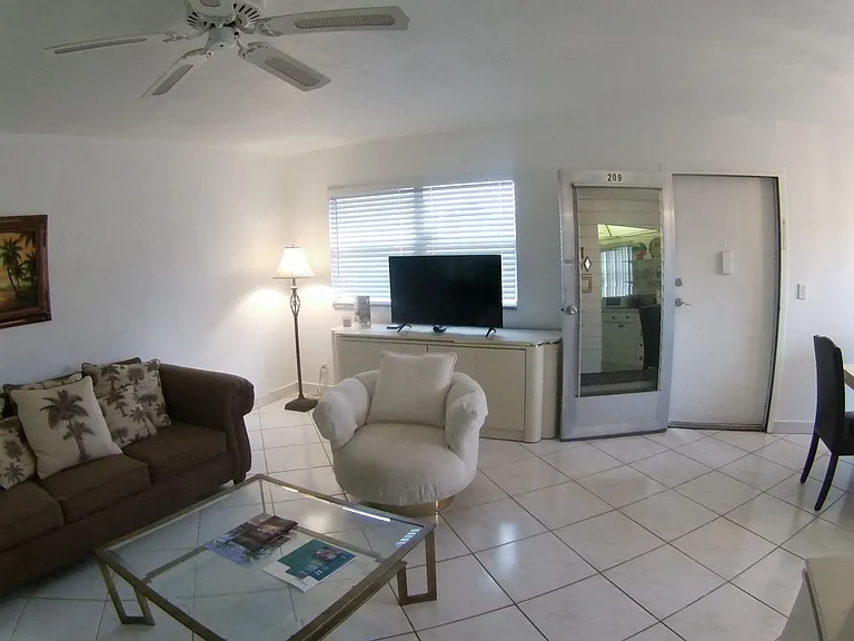 209 Waterford Cir #I — Photo 5