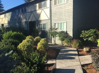 17400 Webster Rd, Gladstone, OR 97027