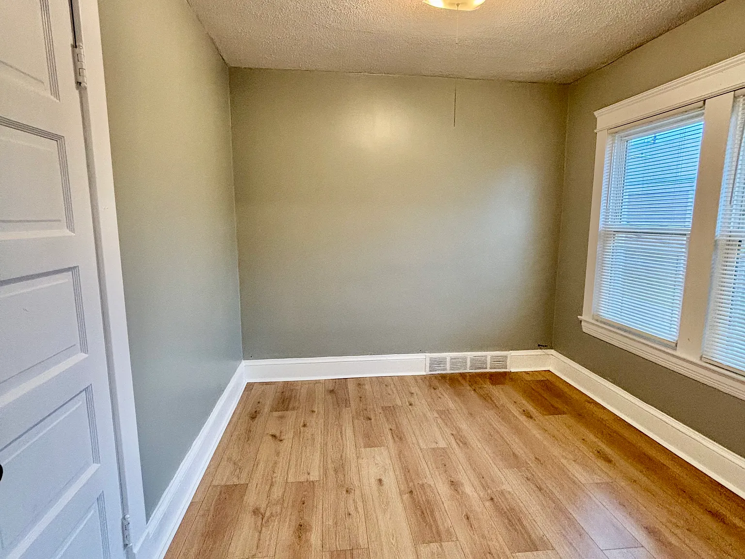 4 bed, $1,450 — Photo 4