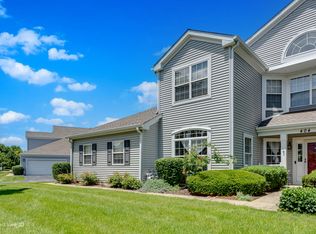 404 Cascade Ln #404, Oswego, IL 60543