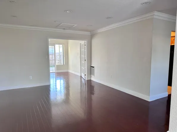 8670 NW 11th St, Hollywood, FL 33024