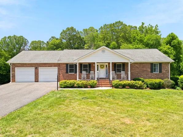 419 Holly Hills Dr, Altavista, VA 24517