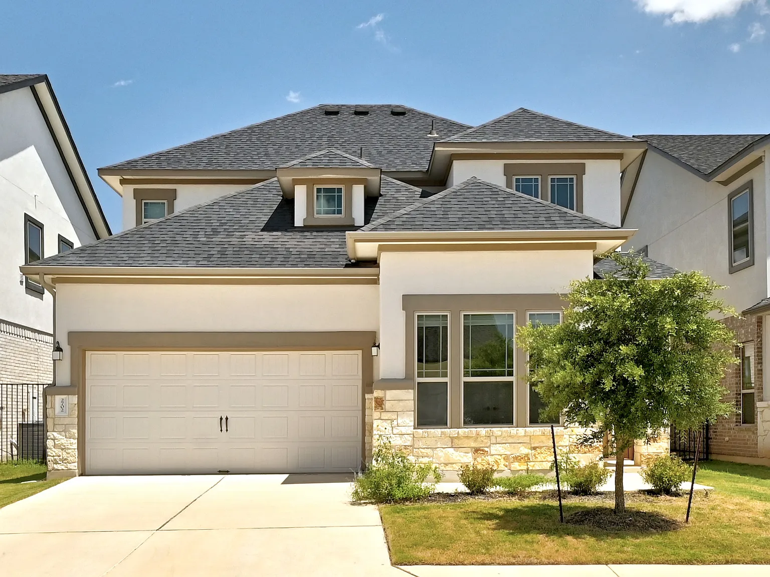 4 bed, 2400 sqft, $2,950 — Photo 1