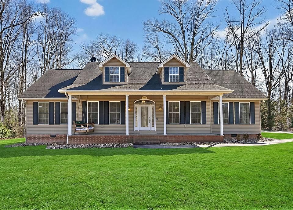 1st image of 1945 W Creston Rd