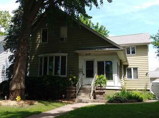612 5th Ave S, Clinton, IA 52732