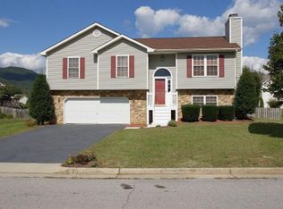 2511 Barnaget Dr, Roanoke, VA