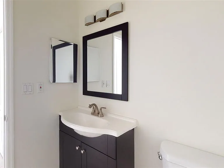 620 20th St #1 — Photo 12