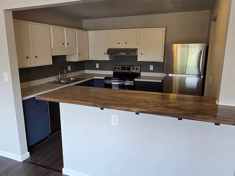 230 S Brentwood St #201 — Photo 1