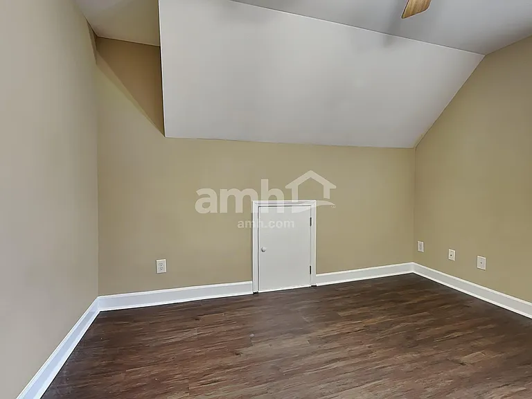 7904 Willow Croft Dr — Photo 15