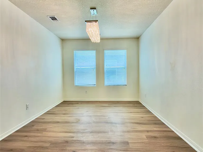 4935 Fair Oak Dale Ln — Photo 6