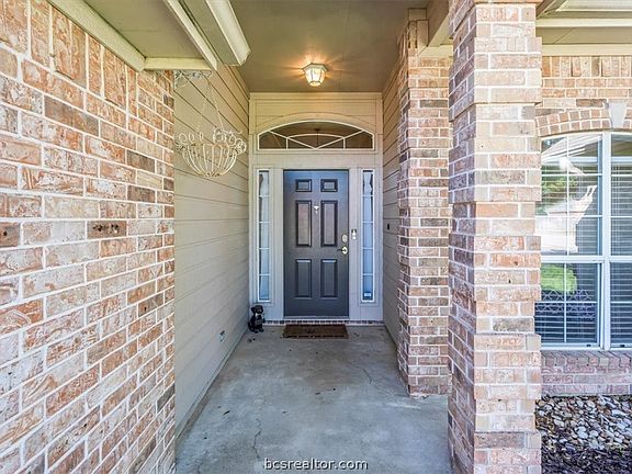5th image of 300 Landsburg Ln