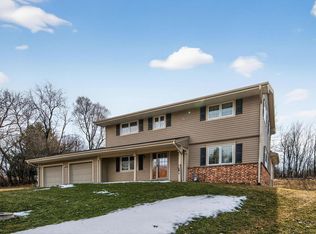 308 Prairie View DRIVE, North Prairie, WI 53153