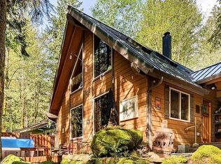 72410 E Smith Loop, Rhododendron, OR 97049