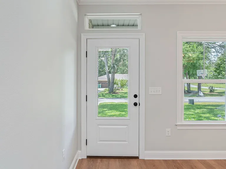 1404 Hickory St — Photo 6