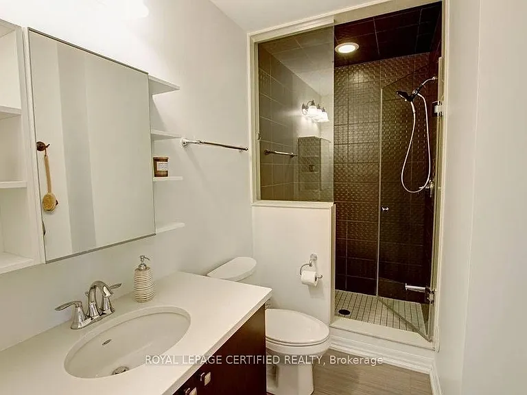 213 Betsy Dr N — Photo 9